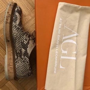 Leather shoes “Attilio Giusti Leombruni”.